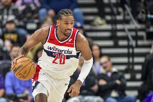 根本扛不住字母哥！萨尔10中5拿到10分12板3助