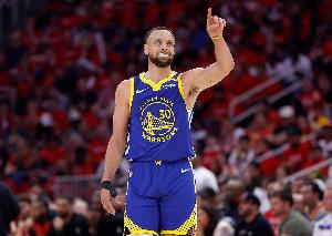 库里：对手会利用失误作燃料 送出轻松得分机会他们就会不断施压