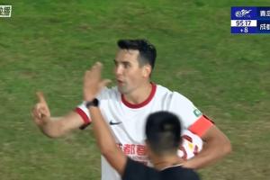 蓉城绝平无效！周定洋第96分钟破门，越位在先进球无效