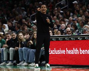 马祖拉：下半场成功遏制对手进攻波 减少失误阻止他们上罚球线