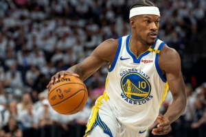 巴特勒前三节10中7得17分4板2助 得分不知不觉全队最高了