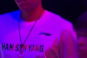 还只是未增重的幼鲨！大学大鲨鱼就相当强劲！冲突不爽就干！