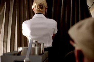 和美女空姐拍广告！渣叔早期的广告！这画风有点搞笑~